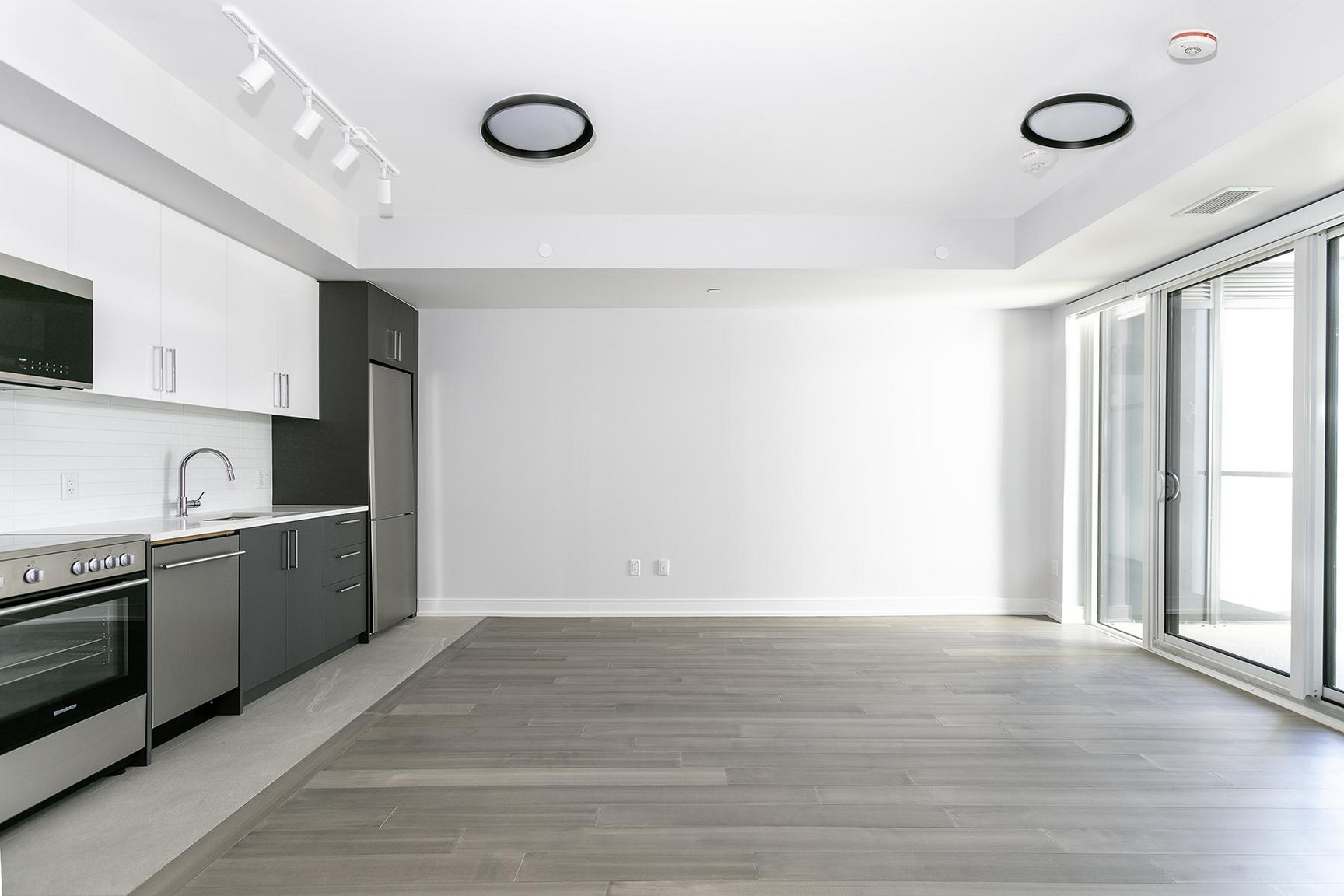 664 Spadina Ave  - Photo 11