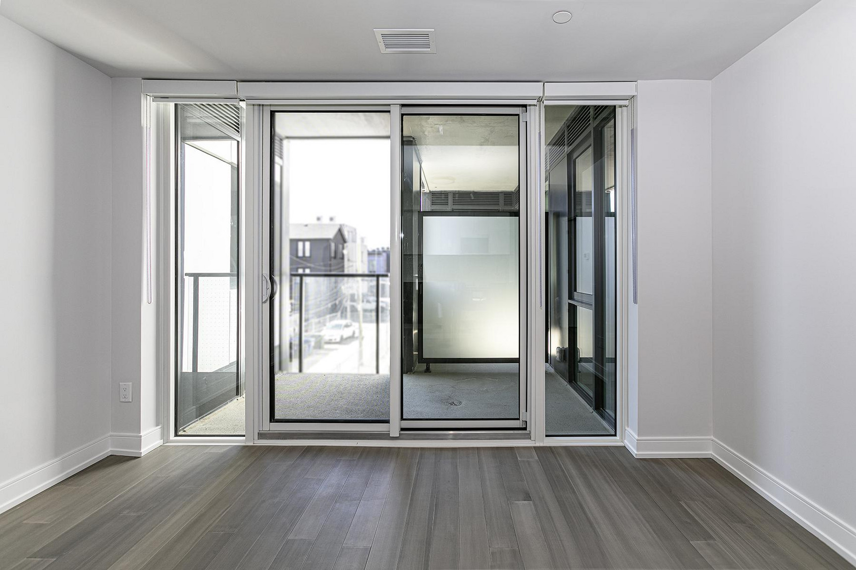 664 Spadina Ave  - Photo 23