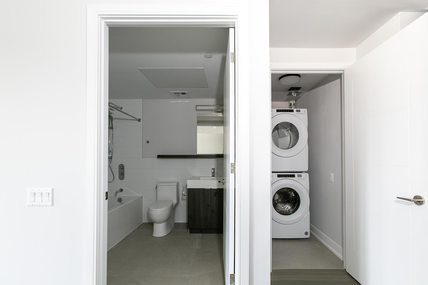 664 Spadina Ave  - Photo 35