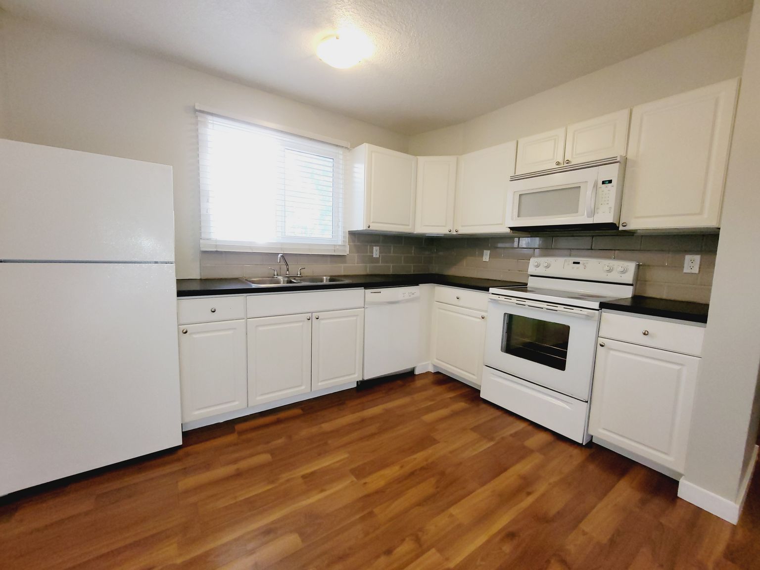 1748 Lakewood Road South NW - Photo 4