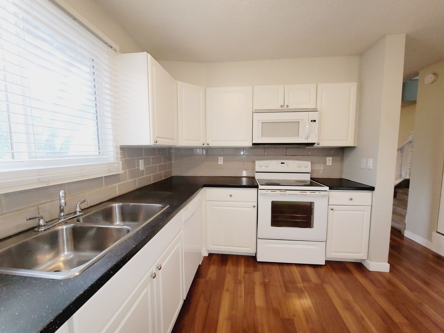 1748 Lakewood Road South NW - Photo 6