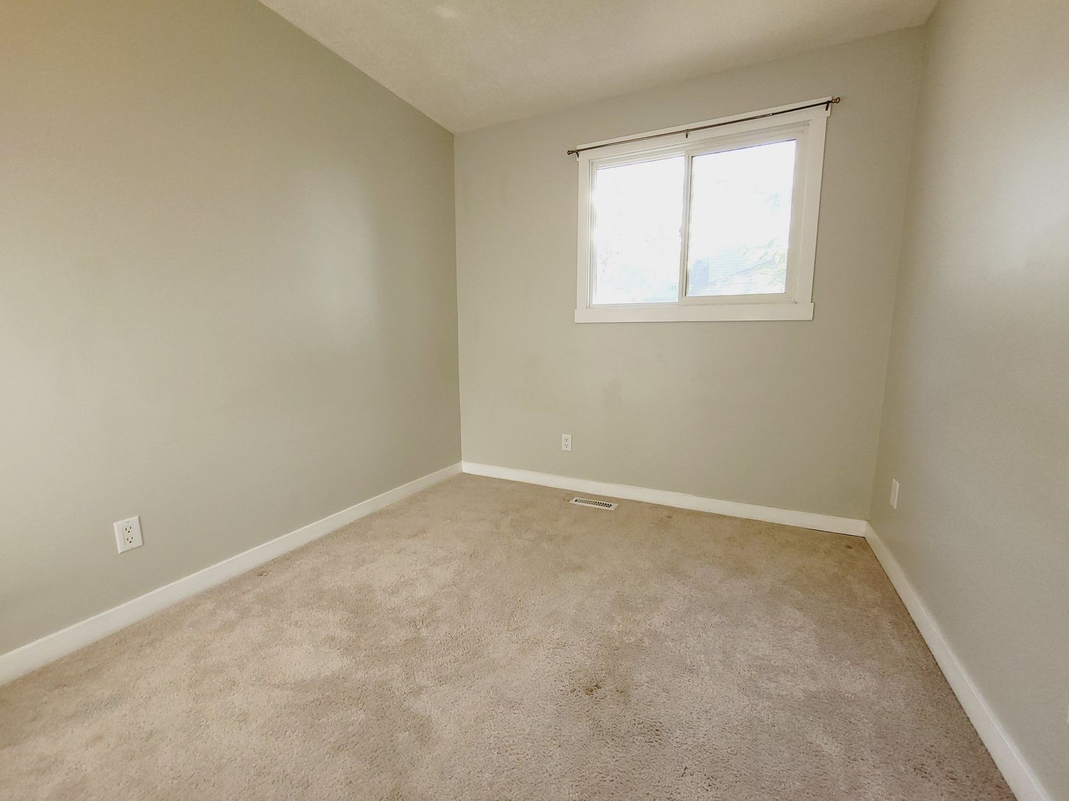 1748 Lakewood Road South NW - Photo 18