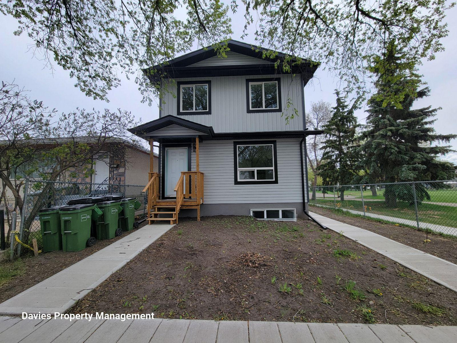 11903 93 Street NW B - MAIN  - Photo 2