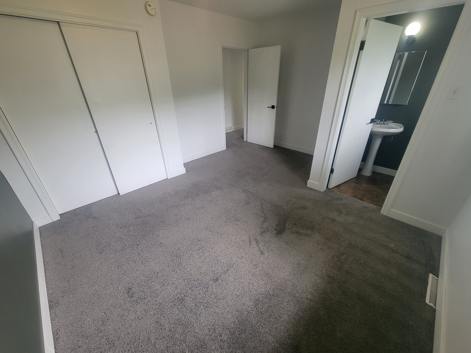 9620 75 Street NW - MAIN - Photo 17