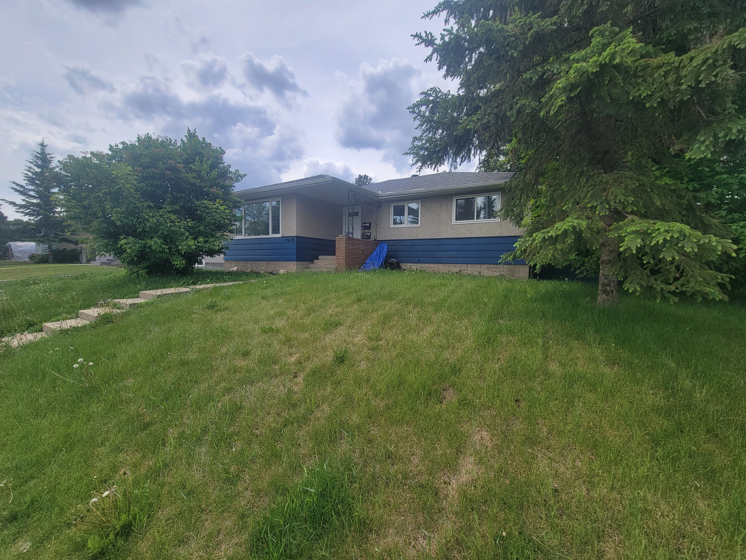 9620 75 Street NW - MAIN
