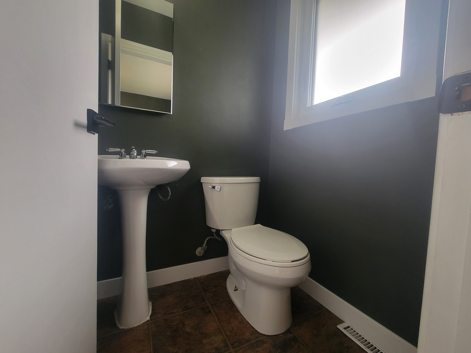 9620 75 Street NW - MAIN - Photo 19