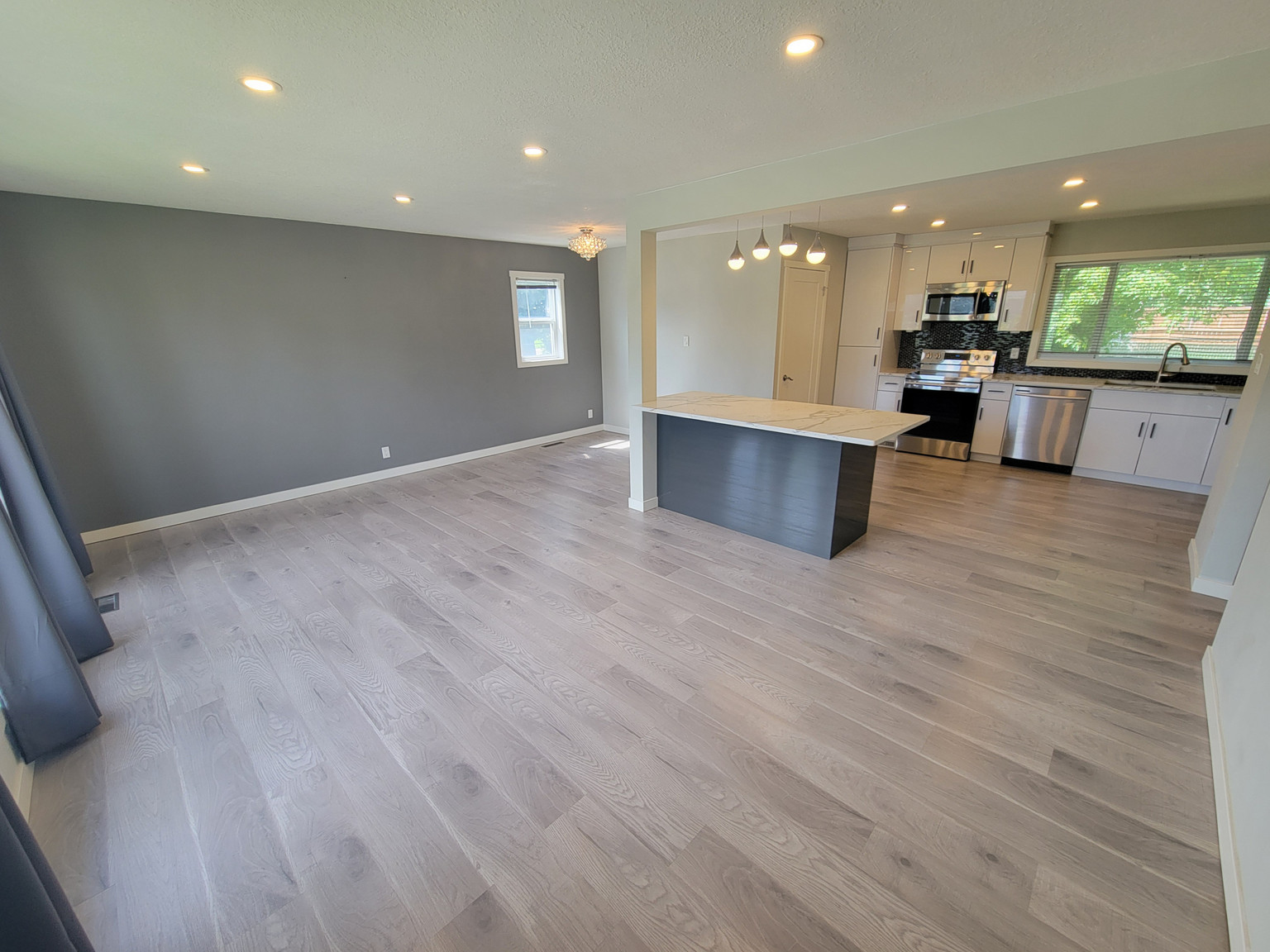 8510 152 Street NW - MAIN - Photo 2