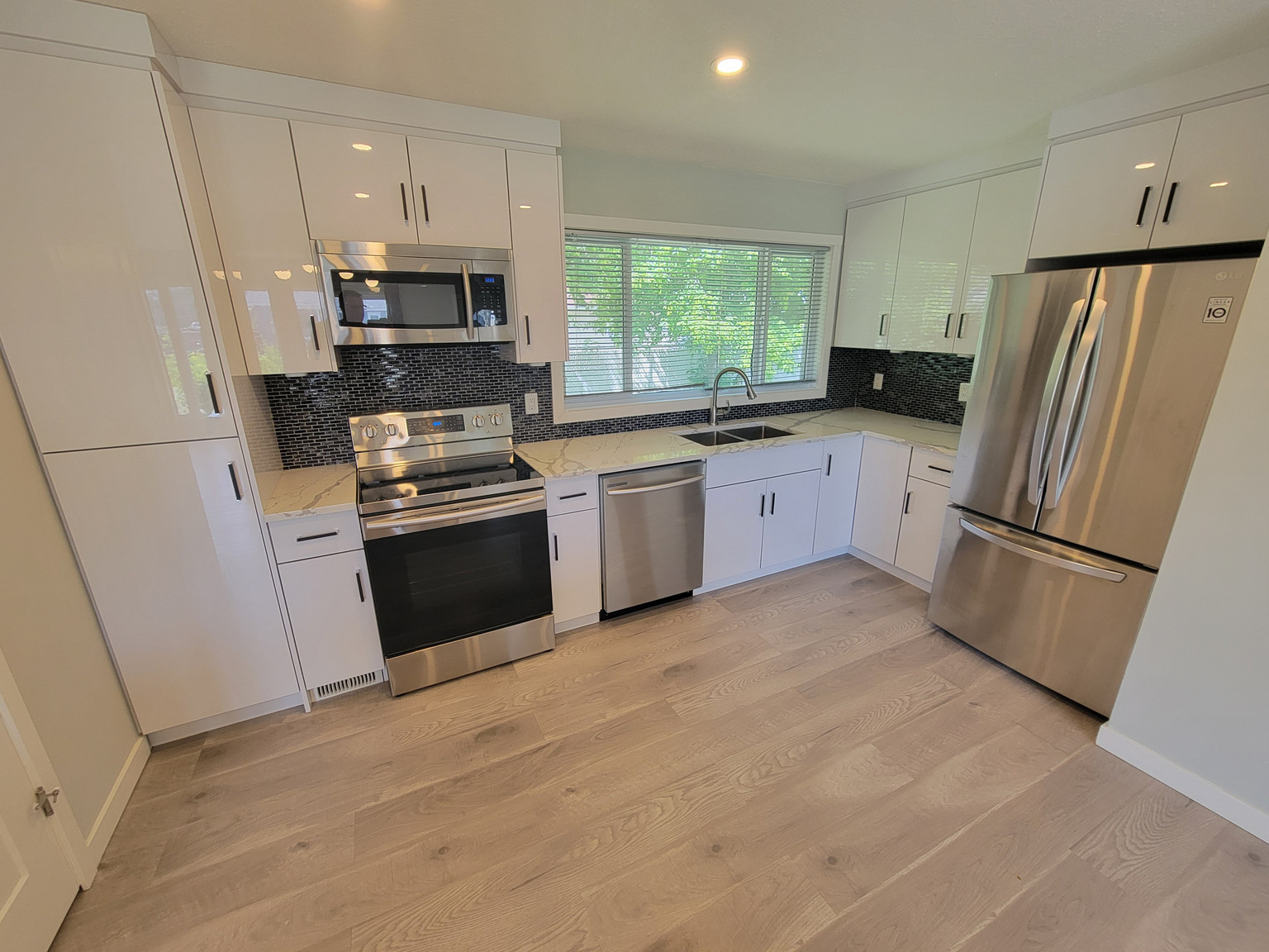 8510 152 Street NW - MAIN - Photo 6