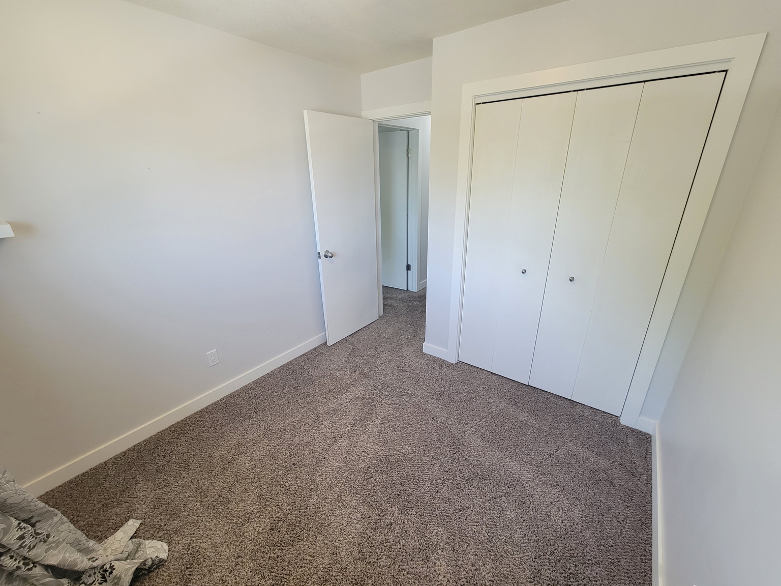 14214 32 Street NW - Photo 17