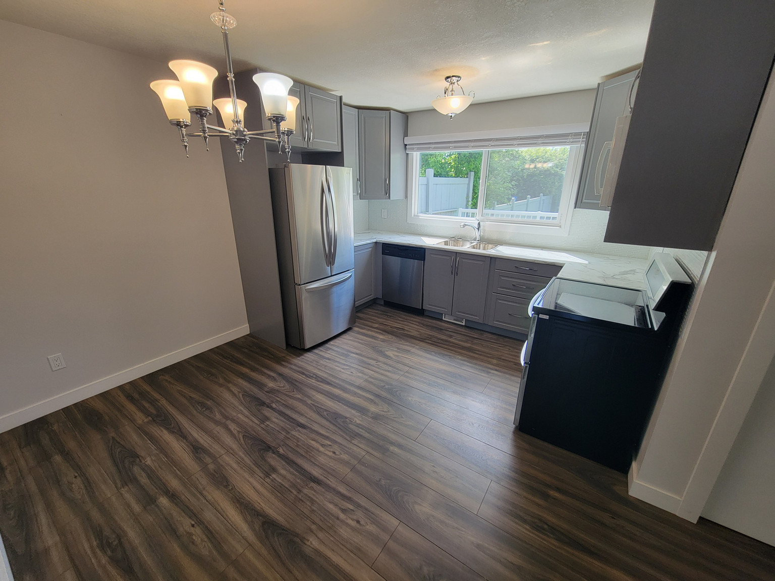 14214 32 Street NW - Photo 5