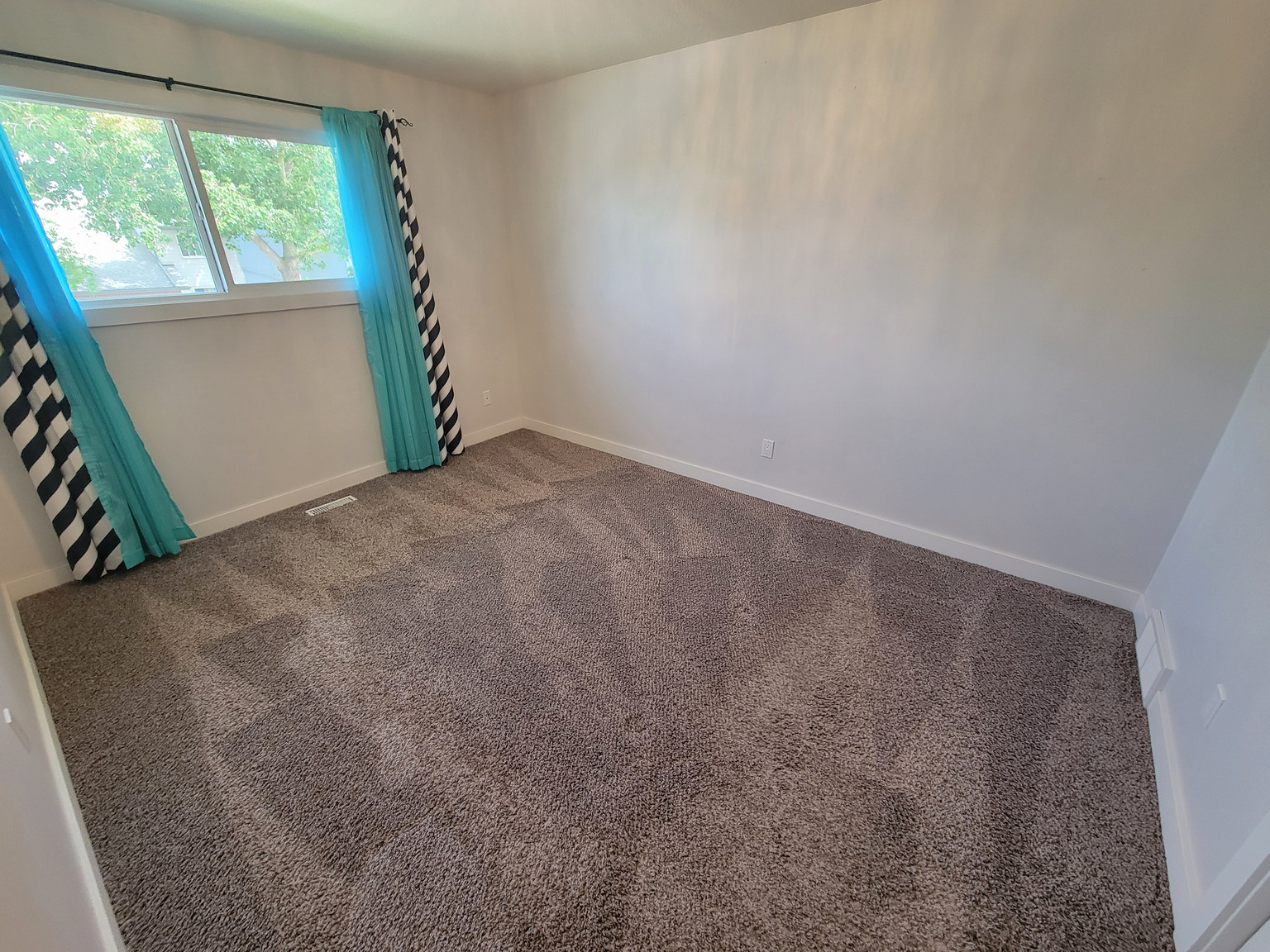 14214 32 Street NW - Photo 31