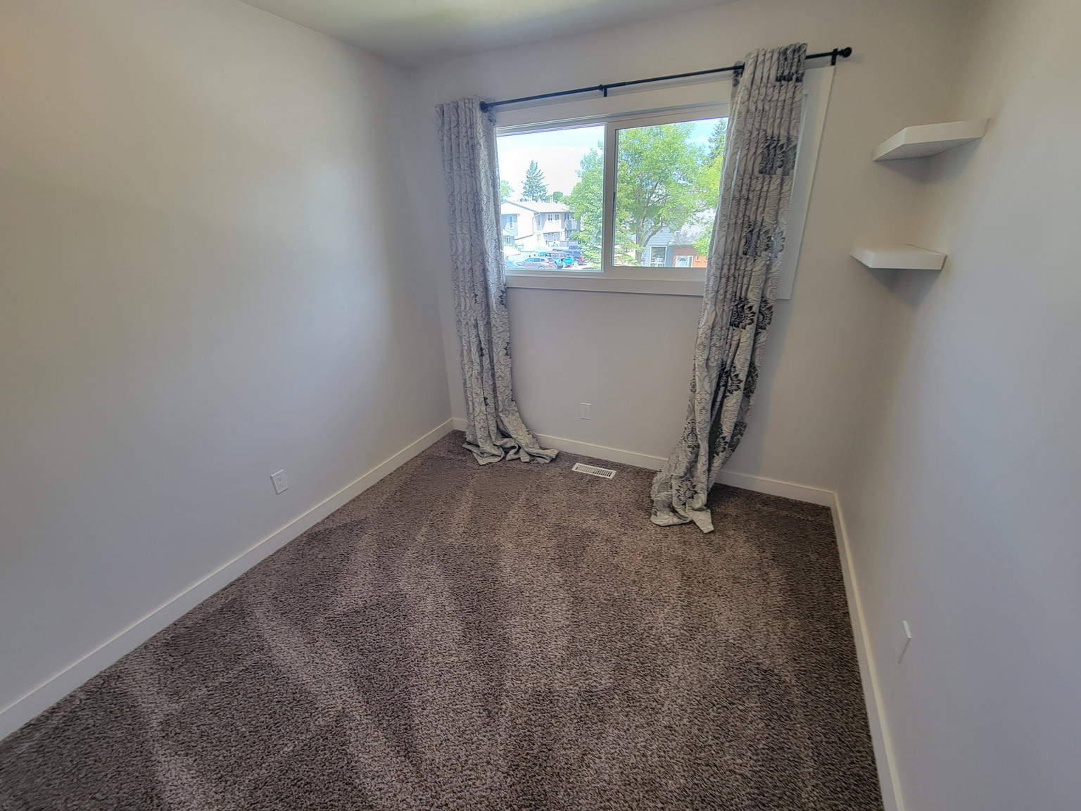 14214 32 Street NW - Photo 33