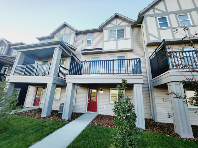 #56 - 2072 Wonnacott Way SW