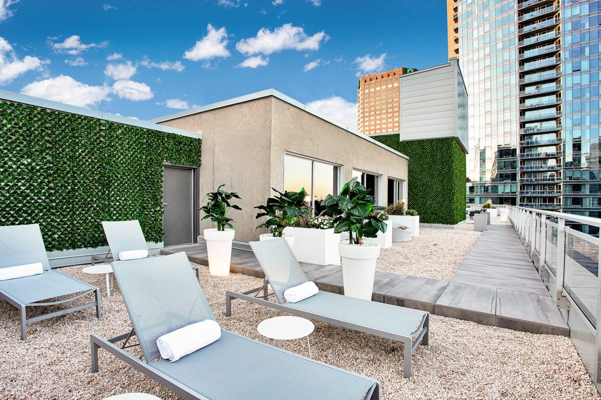 Encore Residences - Photo 10