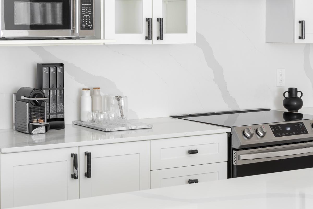 LA MONTAGNE Upscale Apartments - Photo 15