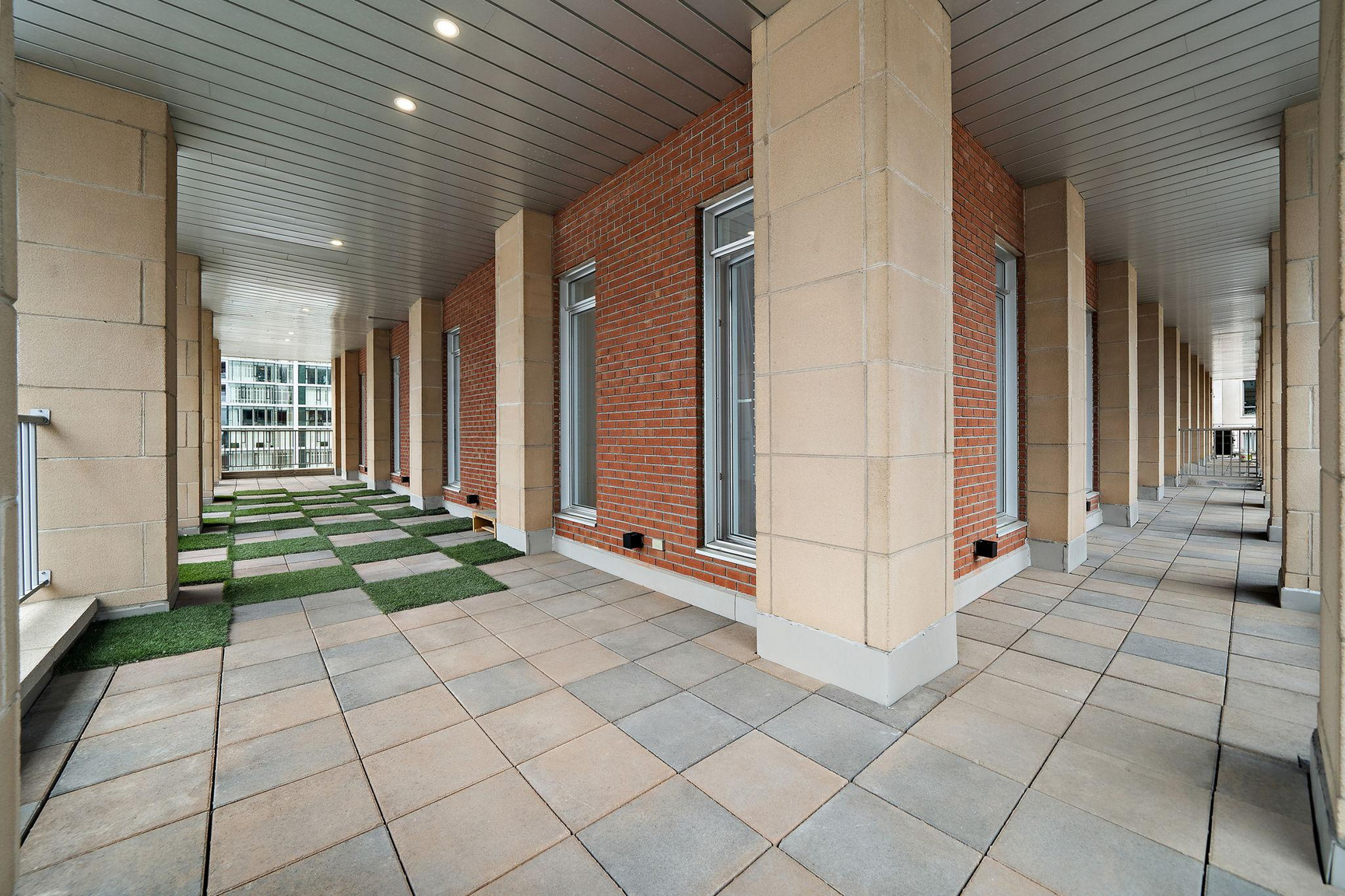 LA MONTAGNE Upscale Apartments - Photo 20