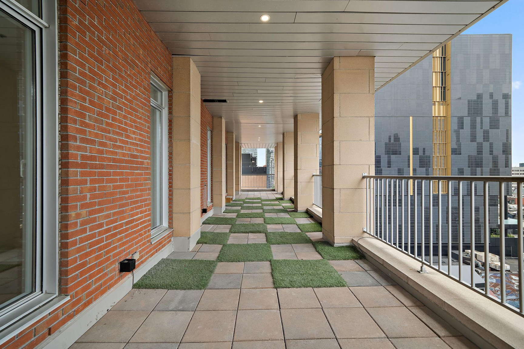 LA MONTAGNE Upscale Apartments - Photo 21