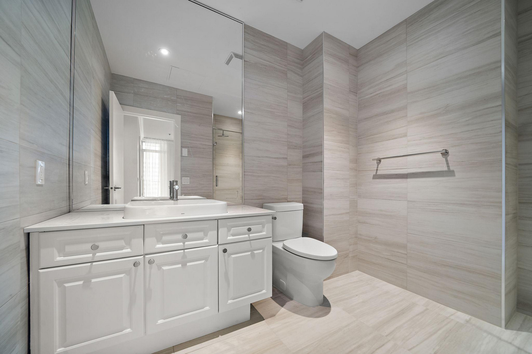 LA MONTAGNE Upscale Apartments - Photo 25