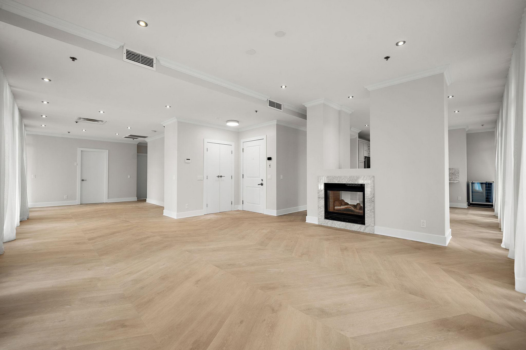 LA MONTAGNE Upscale Apartments - Photo 38