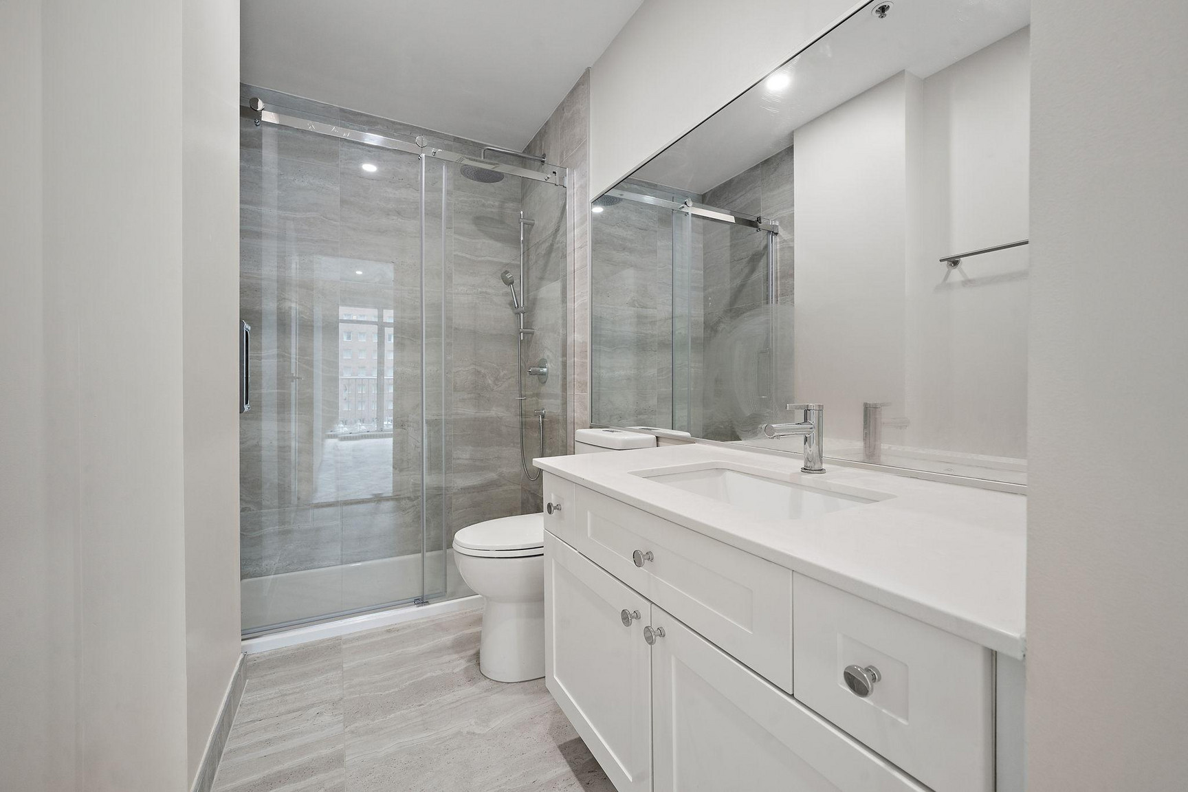 LA MONTAGNE Upscale Apartments - Photo 41