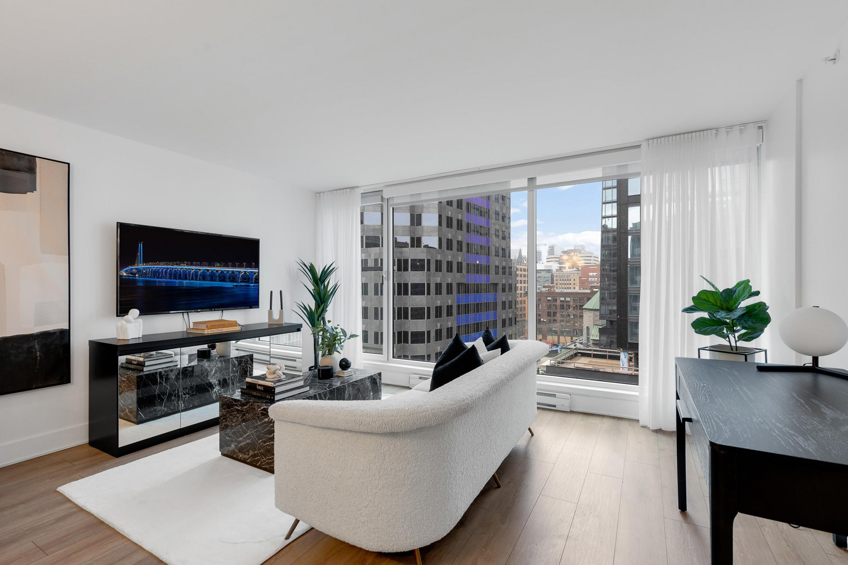Encore Residences - Photo 24