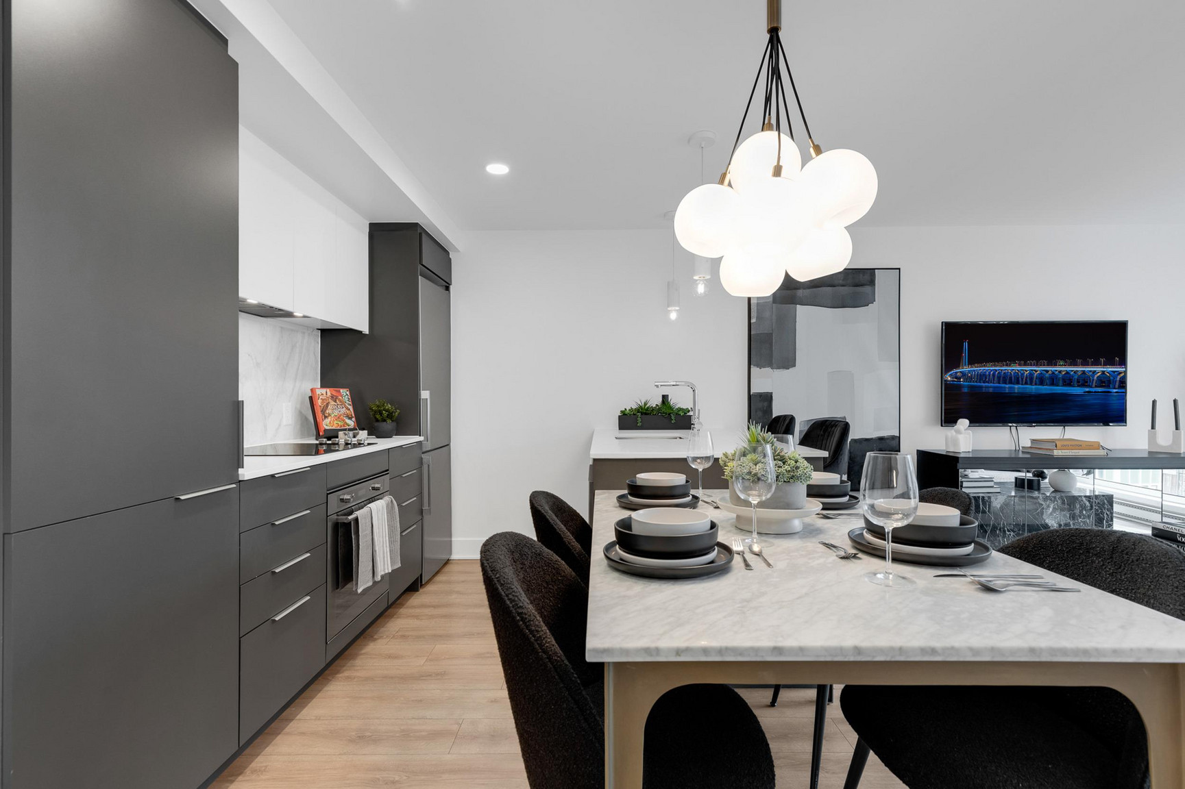 Encore Residences - Photo 30