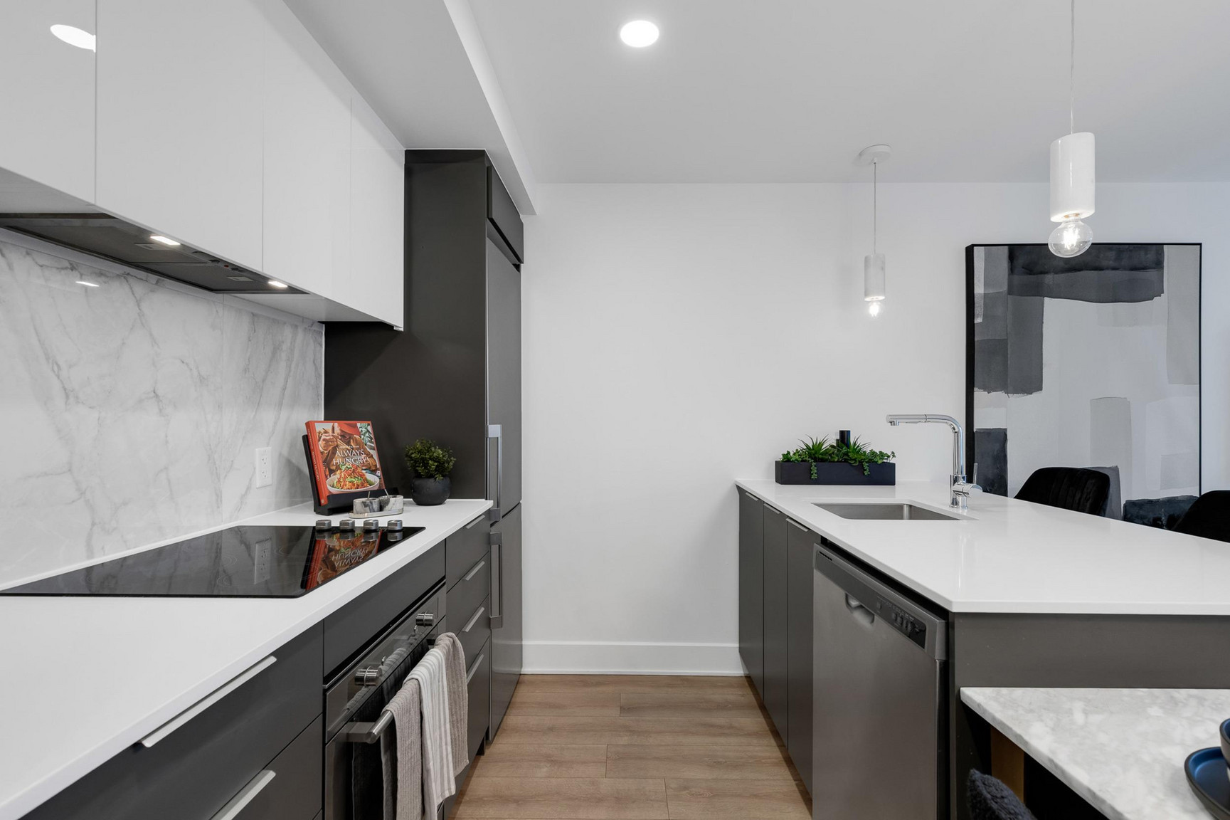 Encore Residences - Photo 32