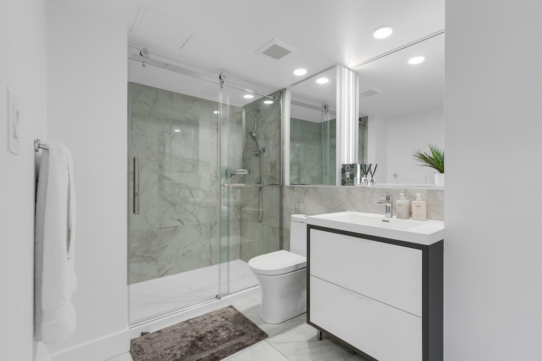 Encore Residences - Photo 34