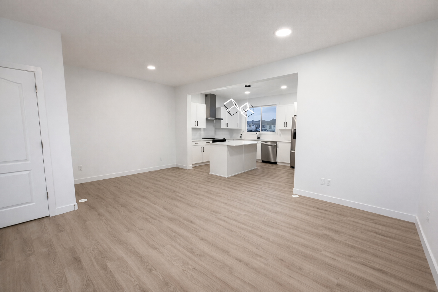 4 Bed | 3 Bath Single Family Home – Aster, NW Edmonton - Photo 3