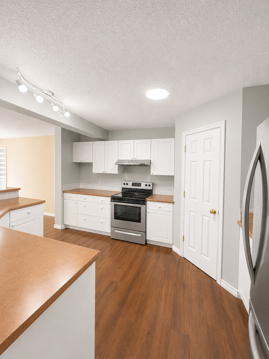 Spacious 3 Bed, 3.5 Bath Family Home with Double Garage in Wild Rose  - Photo 4