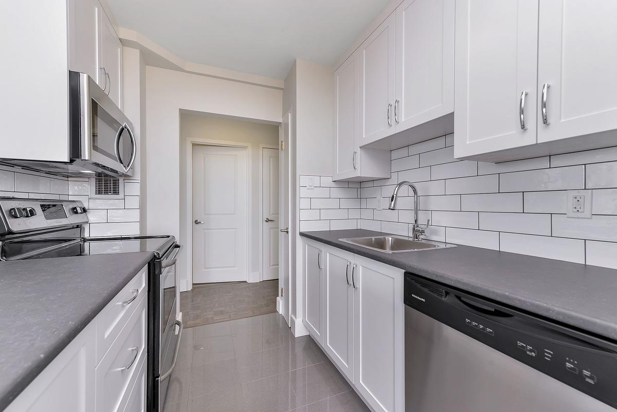 Goodacre Towers Apartments - Photo 36