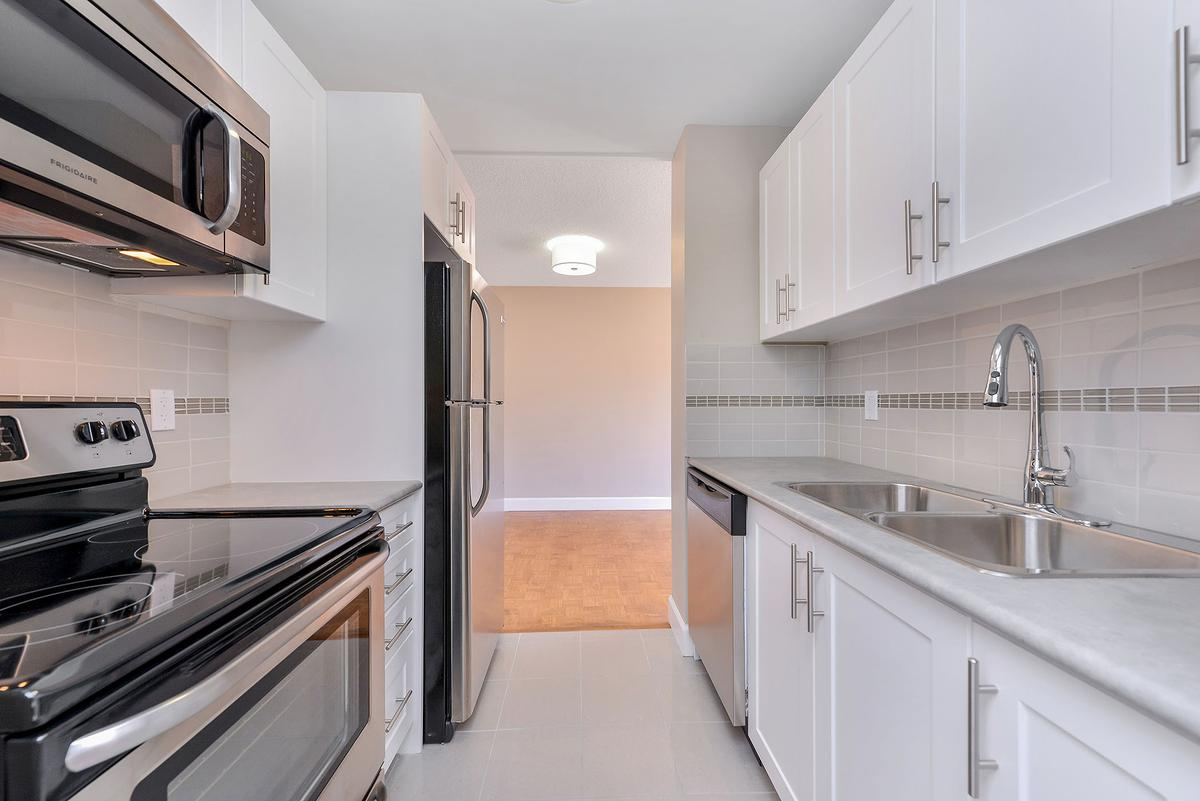 Goodacre Towers Apartments - Photo 37