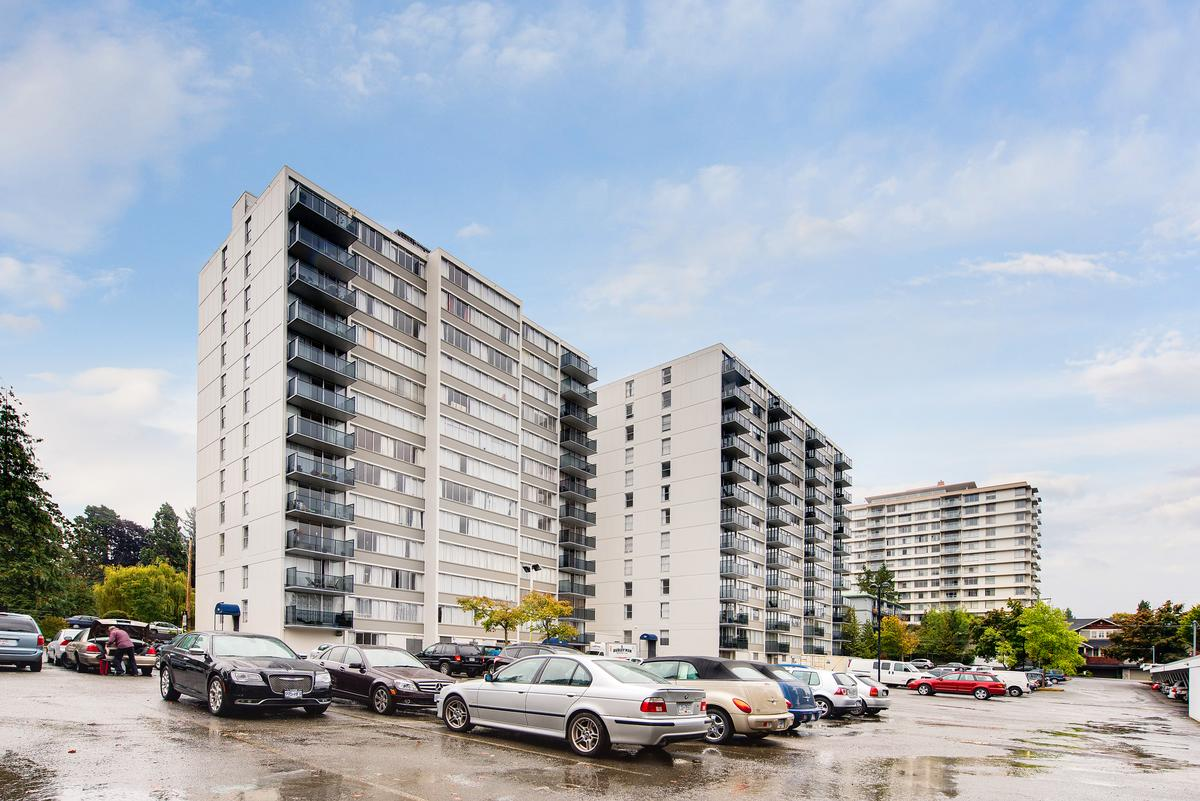 Goodacre Towers Apartments - Photo 46