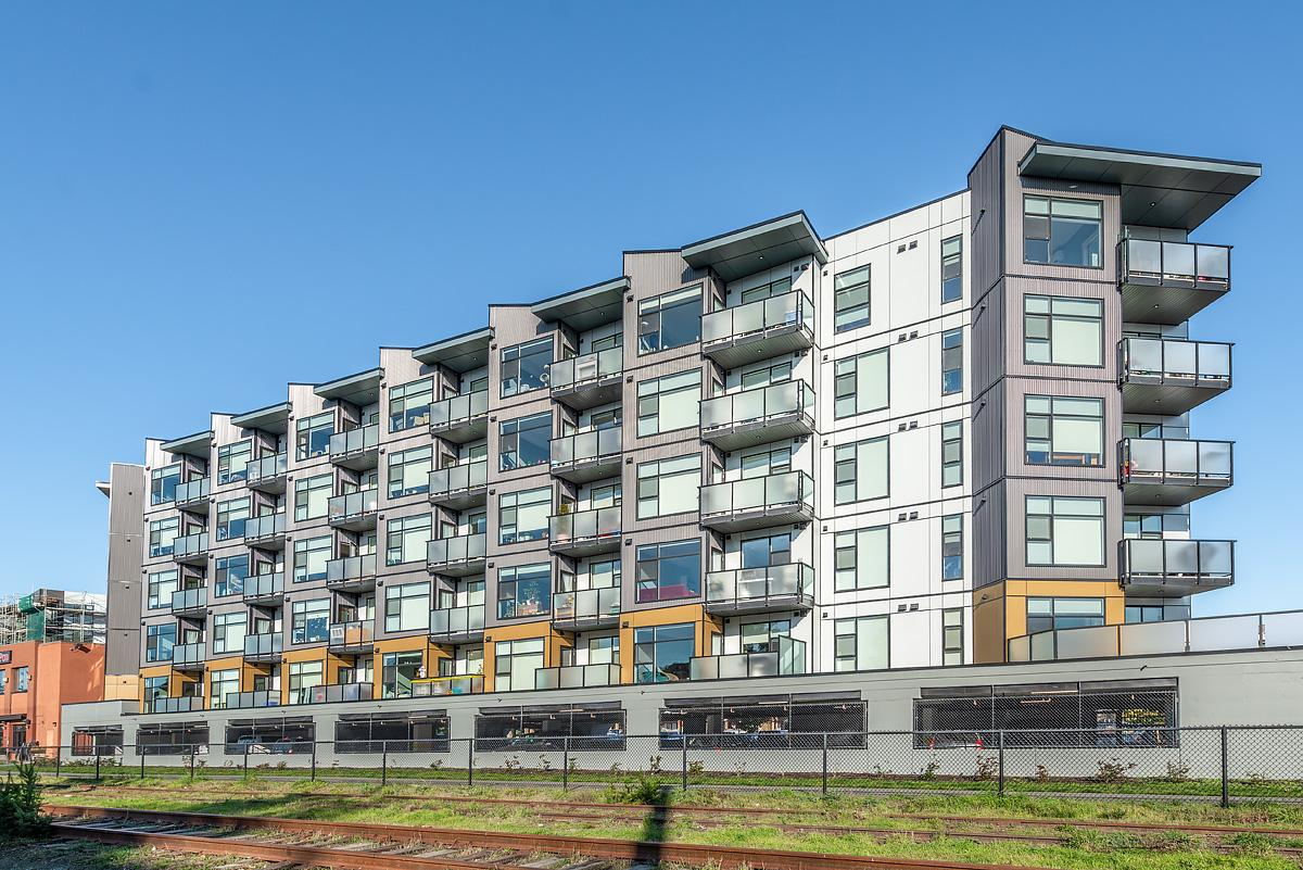 Railside House Apartments - Photo 2