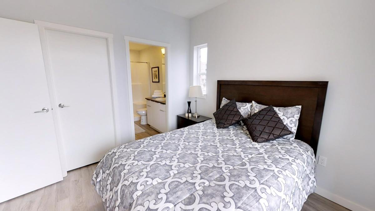 Railside House Apartments - Photo 5