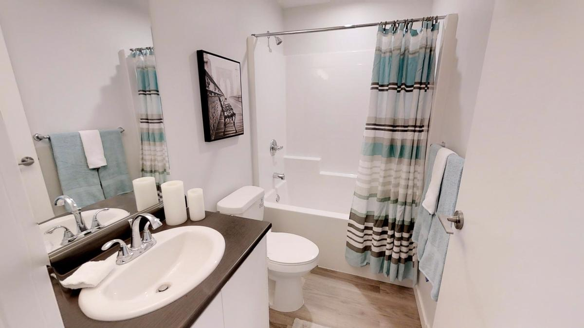 Railside House Apartments - Photo 12