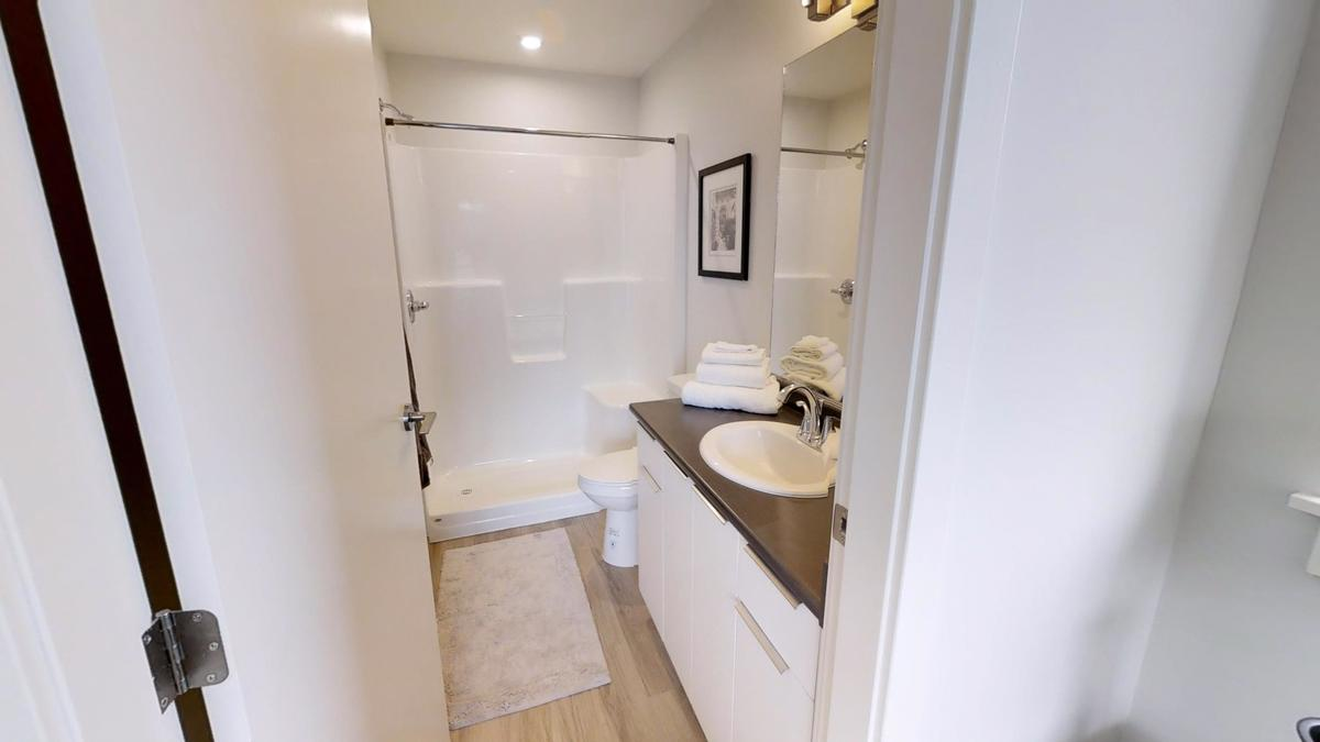 Railside House Apartments - Photo 13