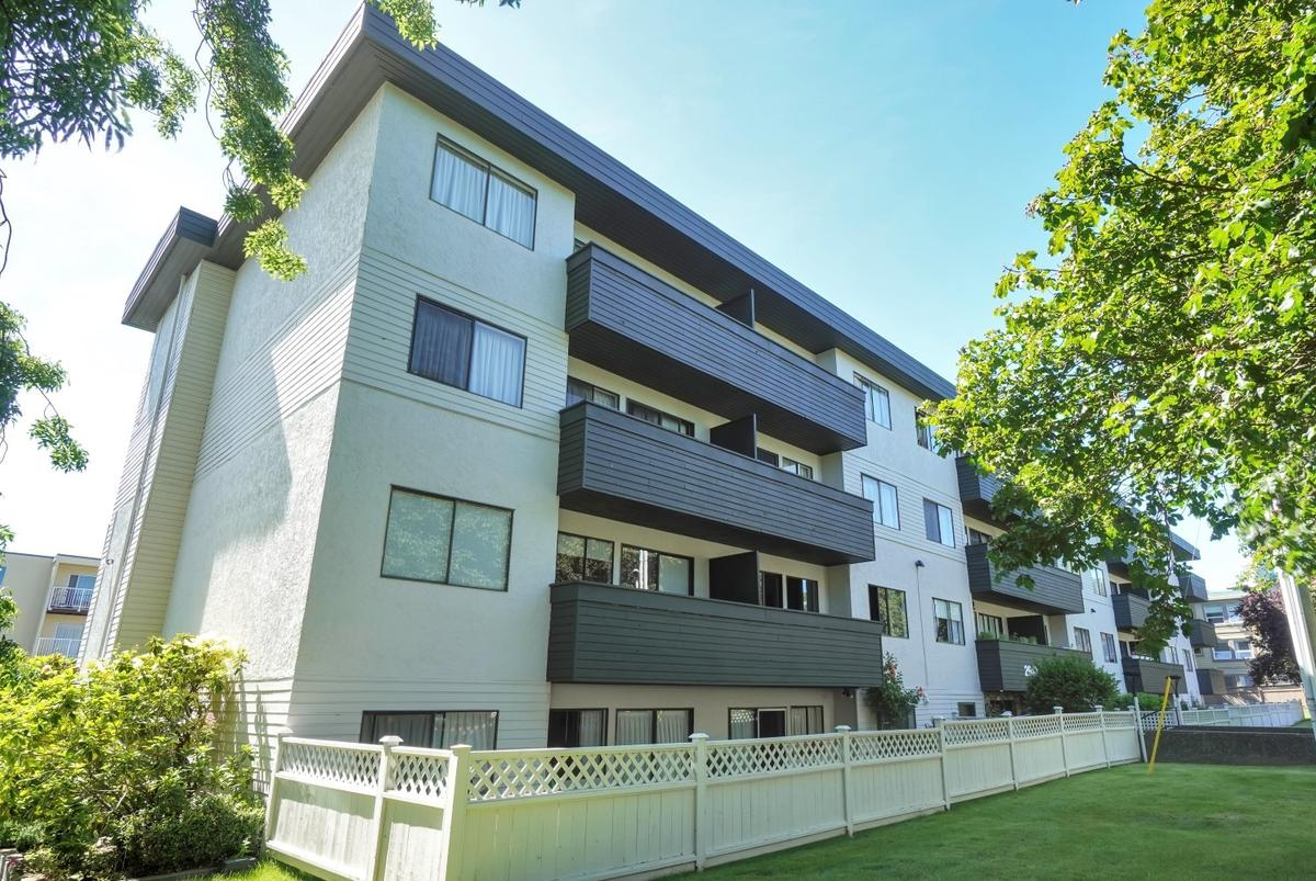 Royal Graham Apartments - Photo 12