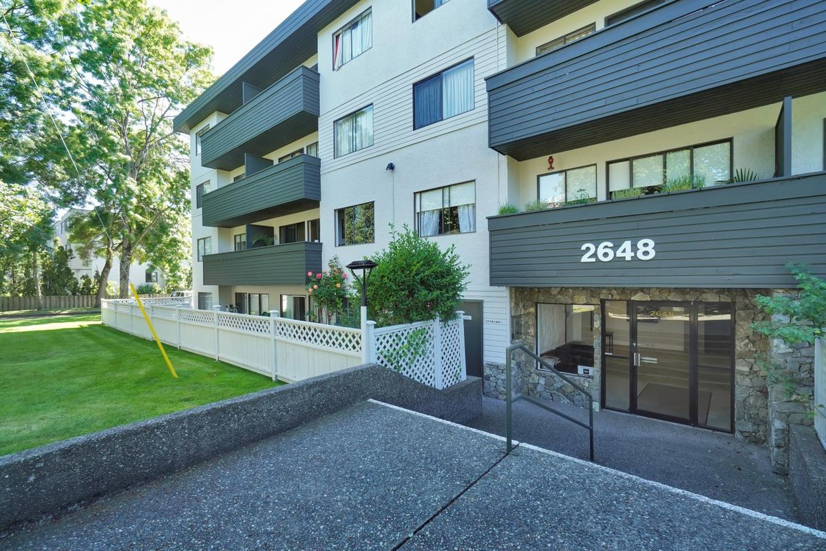 Royal Graham Apartments - Photo 10
