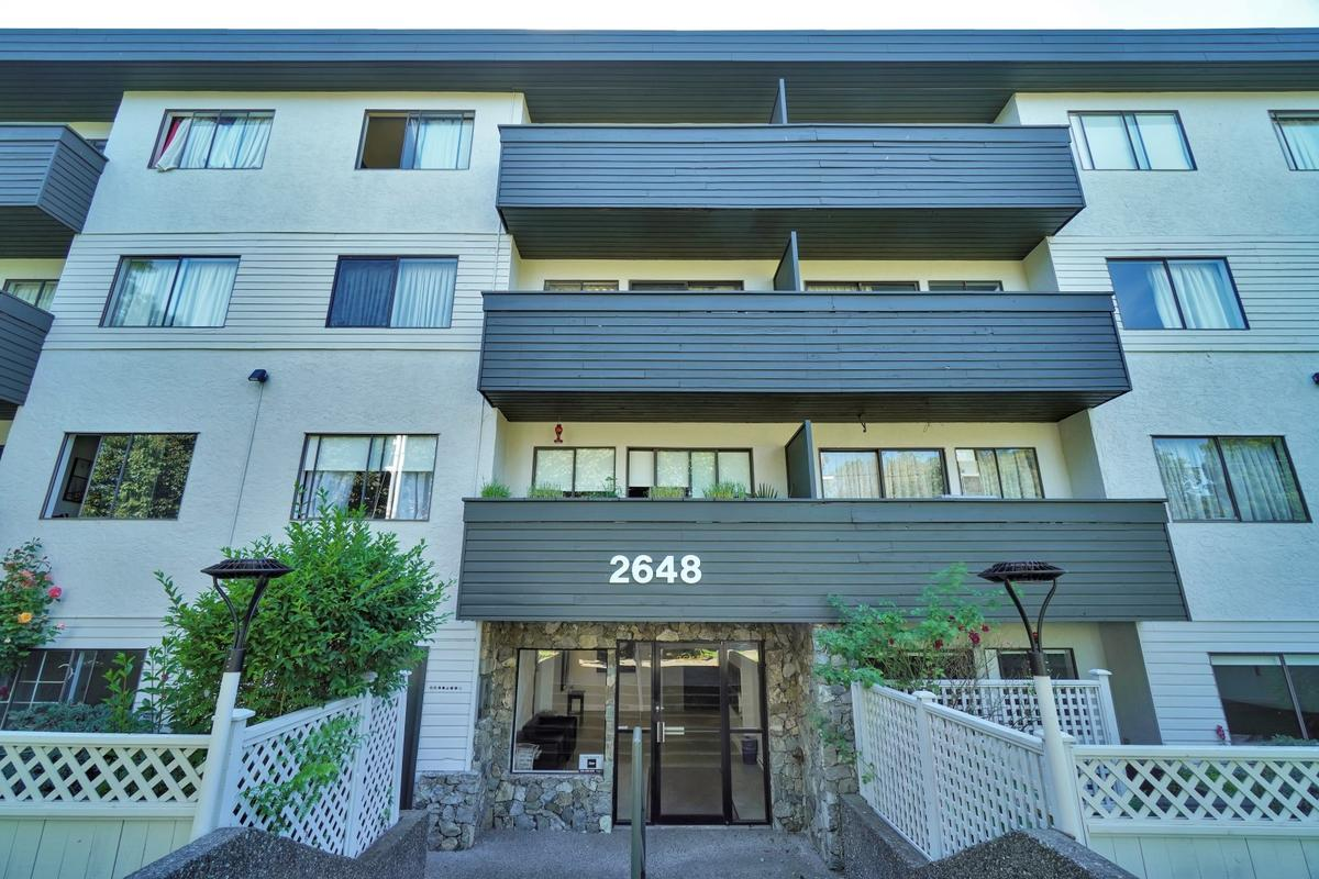 Royal Graham Apartments - Photo 11
