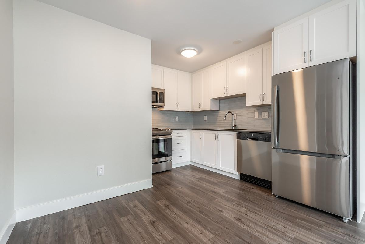 Royal Graham Apartments - Photo 4