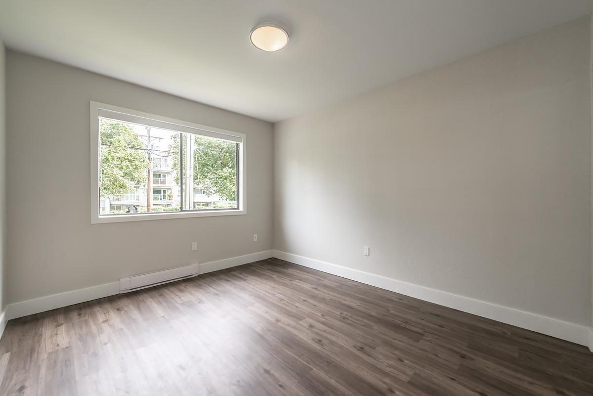 Royal Graham Apartments - Photo 8