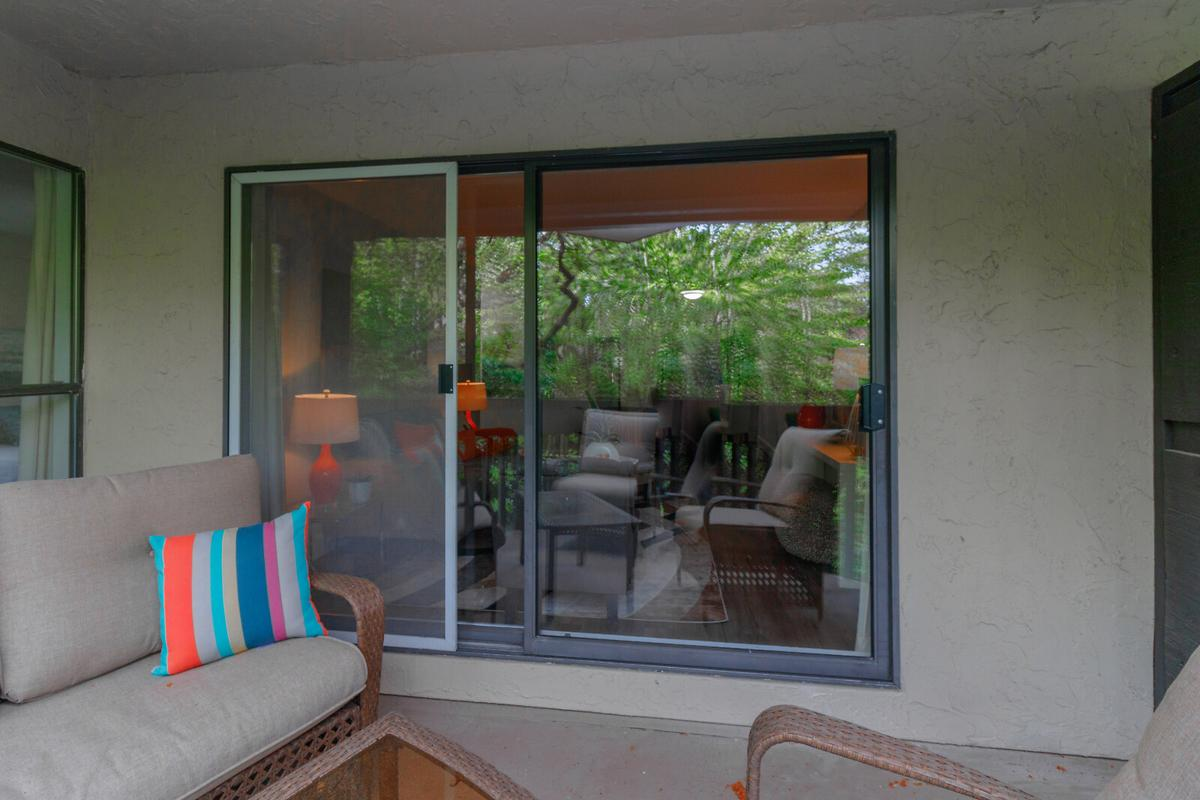 984 McKenzie Apartments - Photo 7