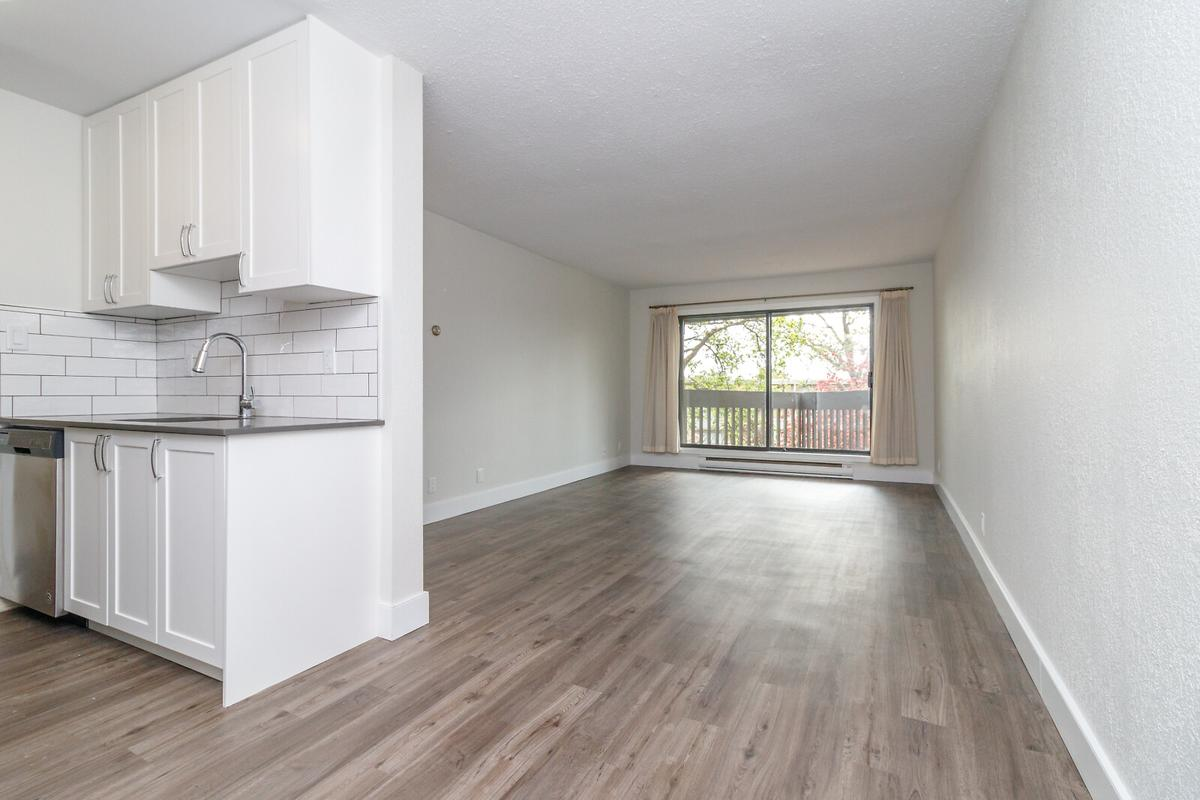984 McKenzie Apartments - Photo 10