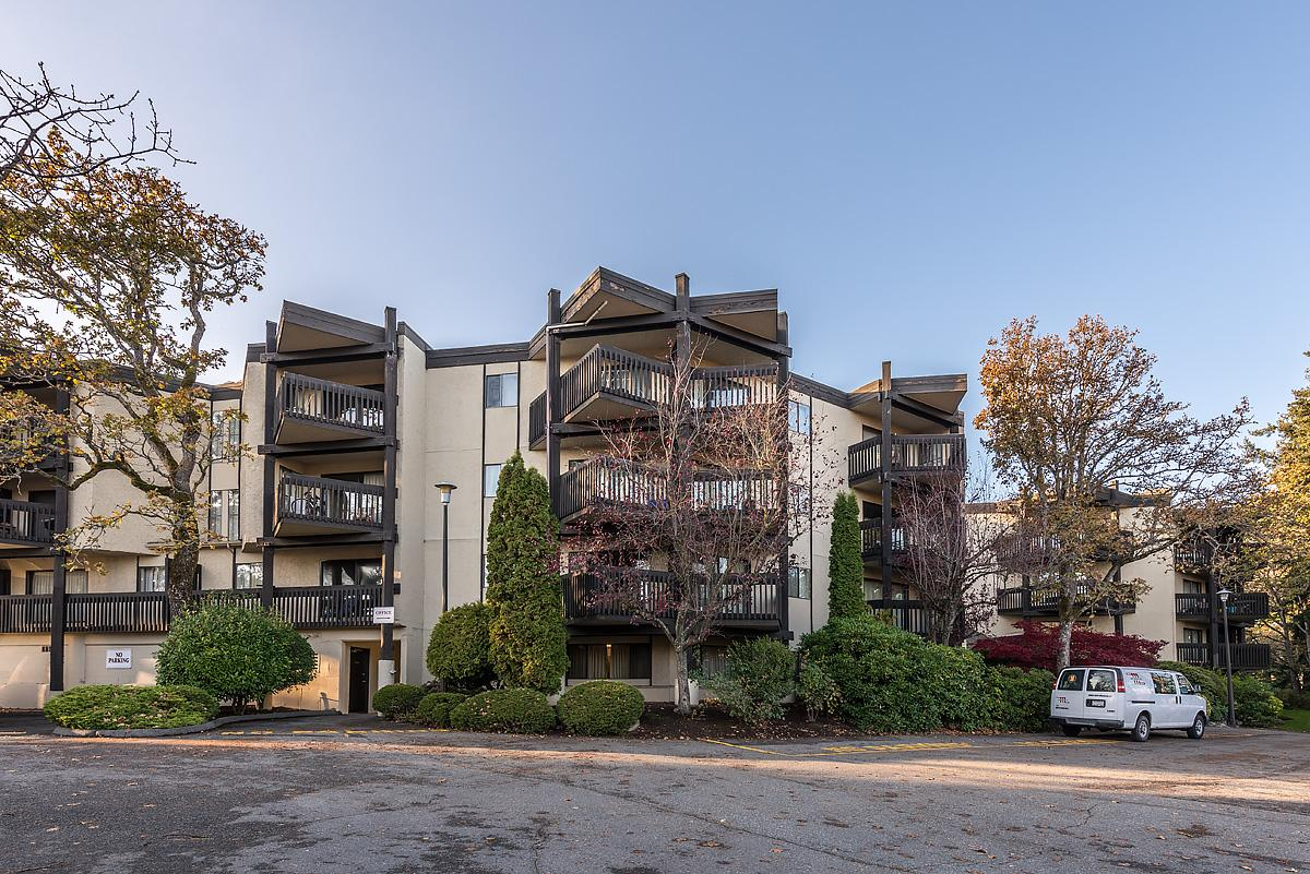 984 McKenzie Apartments - Photo 11