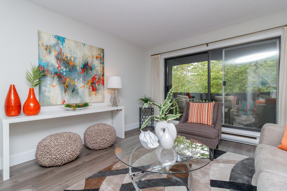 984 McKenzie Apartments - Photo 12