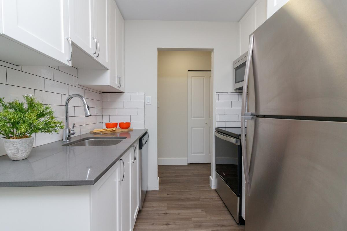 984 McKenzie Apartments - Photo 13