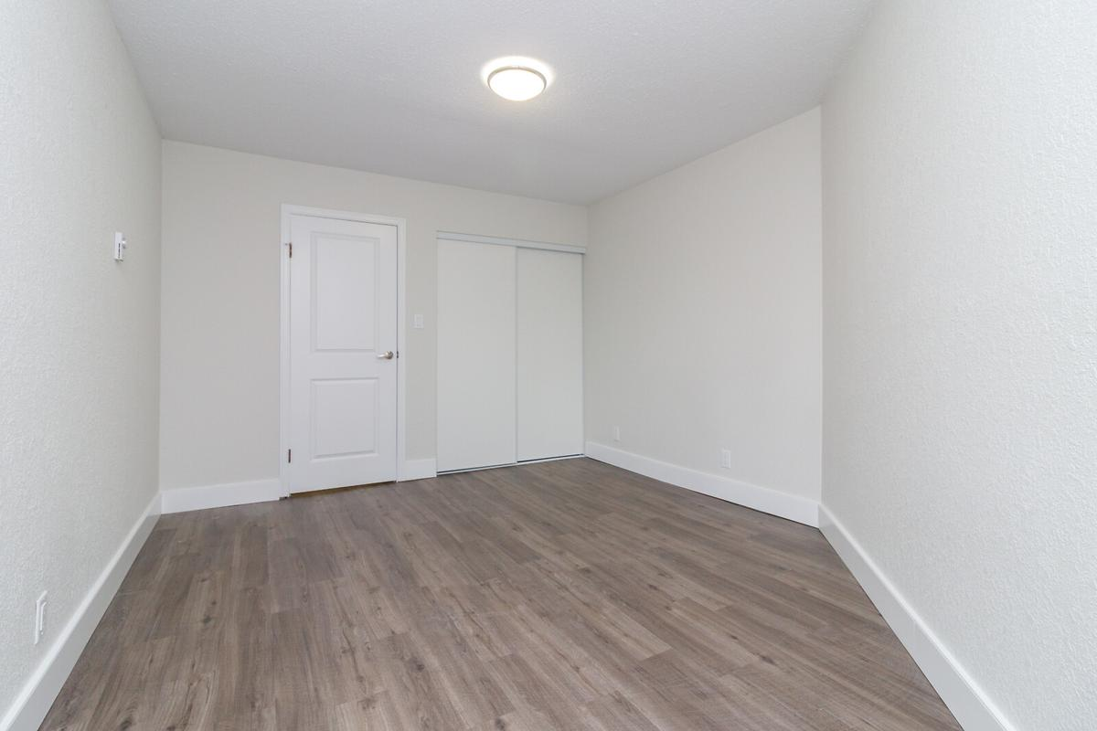 984 McKenzie Apartments - Photo 17