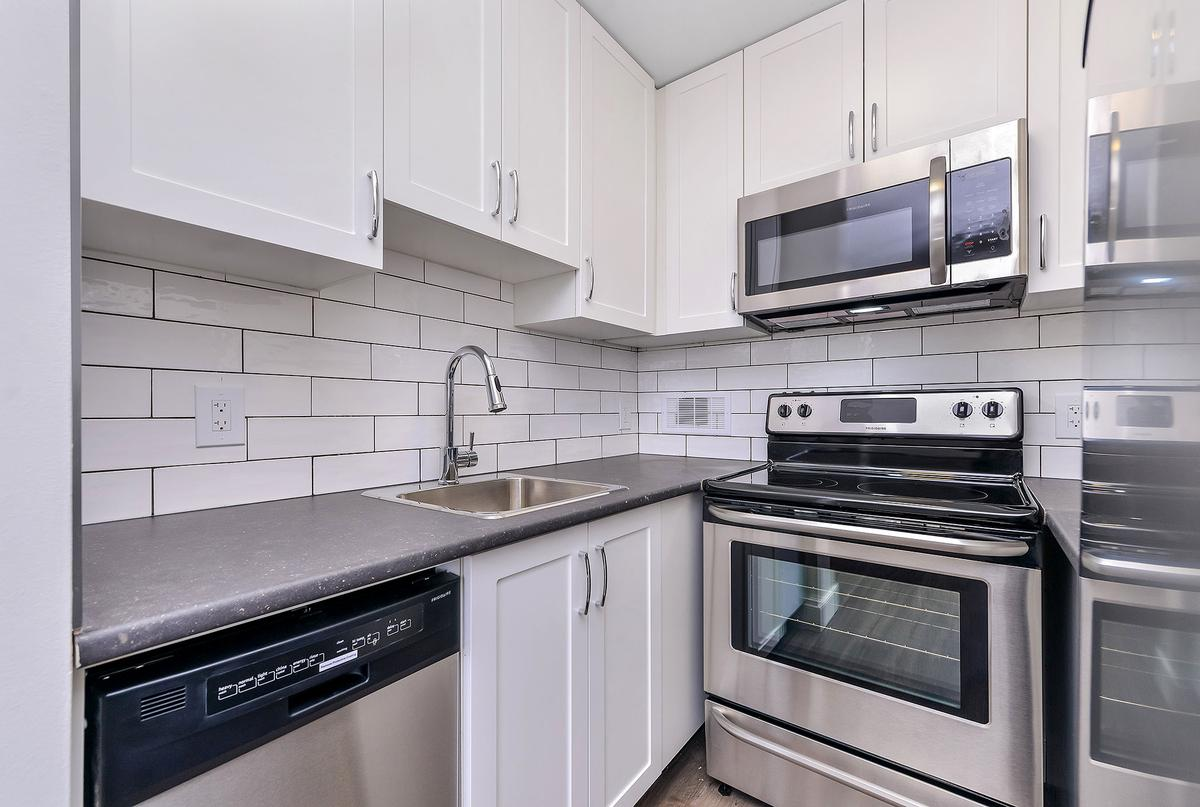 415 & 435 Michigan Street Apartments - Photo 6