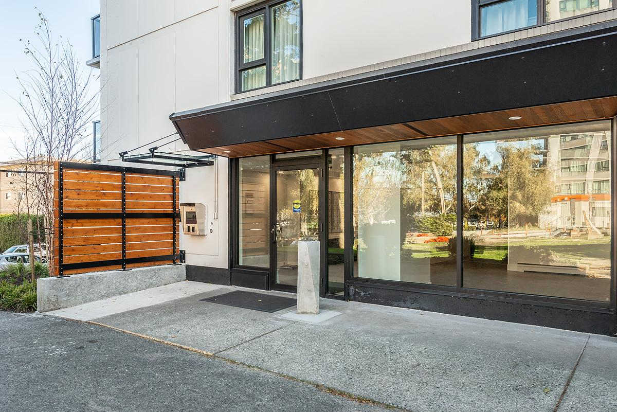 415 & 435 Michigan Street Apartments - Photo 8